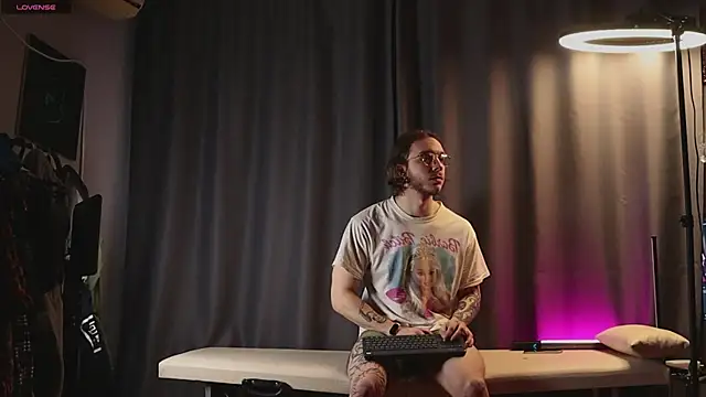 pleasure8869 online show from February 17, 4:31 am