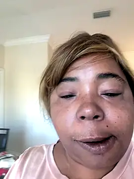 JCCaramelbarbie1 online show from December 22, 1:41 pm