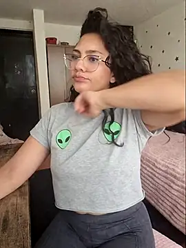 Thaliacooper  online show from February 10, 5:06 pm