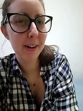 Snapshot of Sarah459 chatting on May 5, 8:39 pm Sarah459 online show from May 5, 8:39 pm