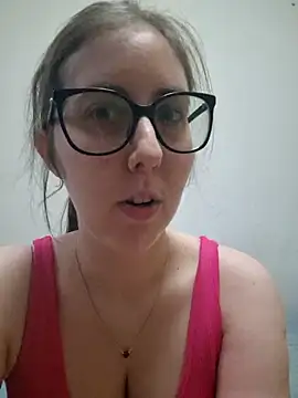 Snapshot of Sarah459 chatting on May 29, 11:14 pm Sarah459 online show from May 29, 11:14 pm