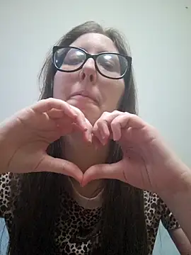 Snapshot of Sarah459 chatting on May 31, 6:42 pm Sarah459 online show from May 31, 6:42 pm