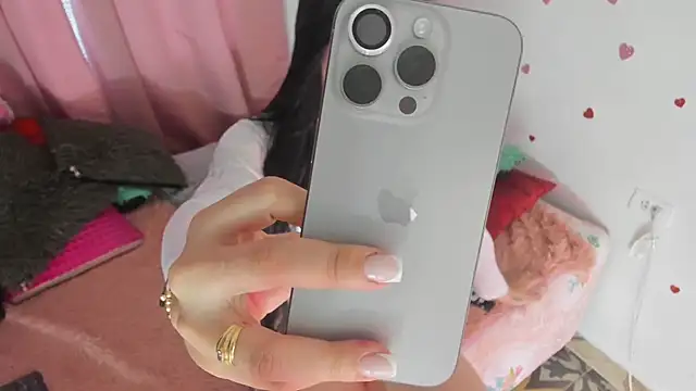 msschloee  online show from February 9, 11:09 pm