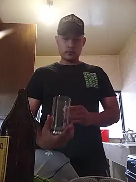 Snapshot of Zordomud0 chatting on February 8, 7:39 pm Zordomud0 online show from February 8, 7:39 pm