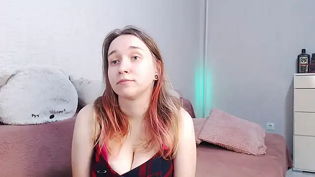 Snapshot of lovely_hayley chatting on June 30, 9:27 pm lovely hayley online show from June 30, 9:27 pm