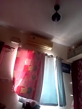 Snapshot of Aishu-tamil09 chatting on December 10, 2:16 am Aishu-tamil09 online show from December 10, 2:16 am