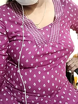 Snapshot of Aishu-tamil09 chatting on February 25, 8:30 pm Aishu-tamil09 online show from February 25, 8:30 pm