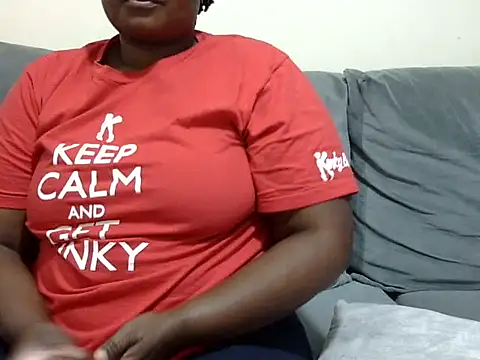 Snapshot of Pretty_lilly02 chatting on June 11, 7:45 pm Pretty lilly02 online show from June 11, 7:45 pm