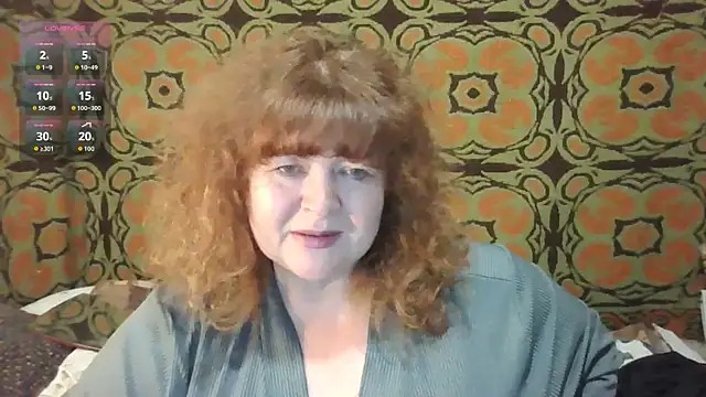 Snapshot of RoseRed69 chatting on October 17, 9:28 pm RoseRed69 online show from October 17, 9:28 pm