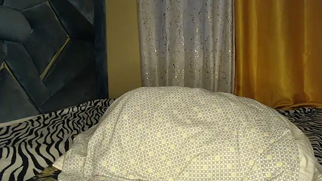 Snapshot of Sexy-tifani chatting on May 27, 12:40 am Sexy-tifani online show from May 27, 12:40 am