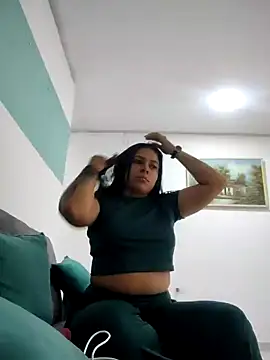 Snapshot of caro_sweett chatting on January 6, 5:49 pm caro sweett online show from January 6, 5:49 pm