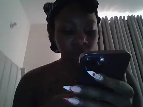 Queen loveer online show from February 18, 11:39 am