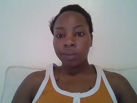 Snapshot of Queen_loveer chatting on June 8, 12:38 pm Queen loveer online show from June 8, 12:38 pm
