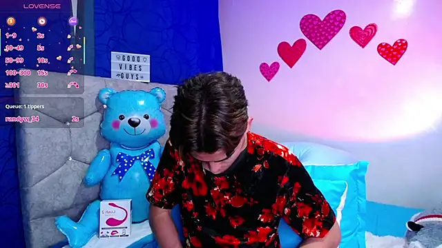 OwenBluee online show from February 21, 9:34 am