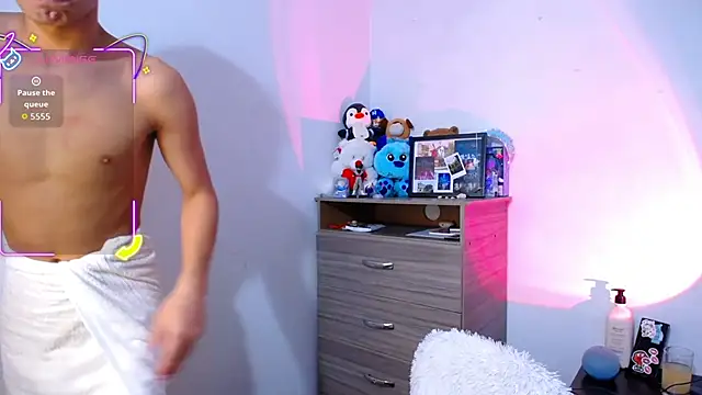 OwenBluee online show from November 15, 5:49 am