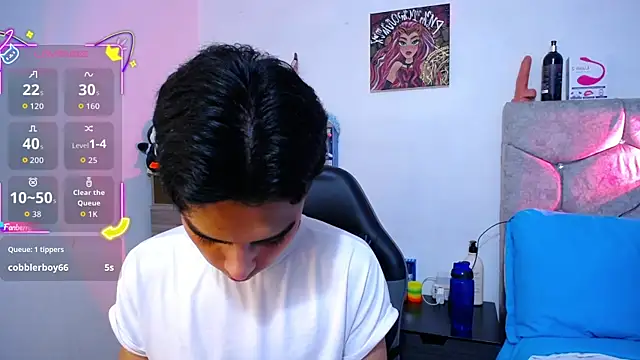 OwenBluee online show from December 17, 11:27 am