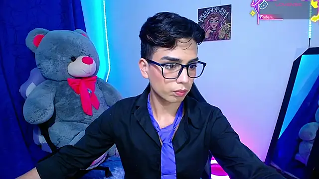 OwenBluee online show from June 4, 12:22 pm