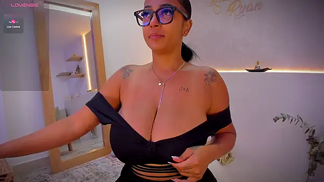 Snapshot of anahi_ryan_ chatting on January 30, 3:08 pm anahi ryan  online show from January 30, 3:08 pm