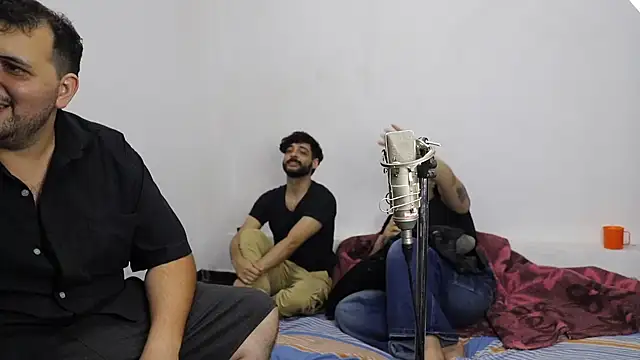 zekefotoslive online show from March 2, 2:58 am