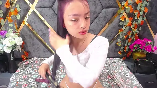 Sofia Mirandaa18 online show from January 23, 1:02 pm