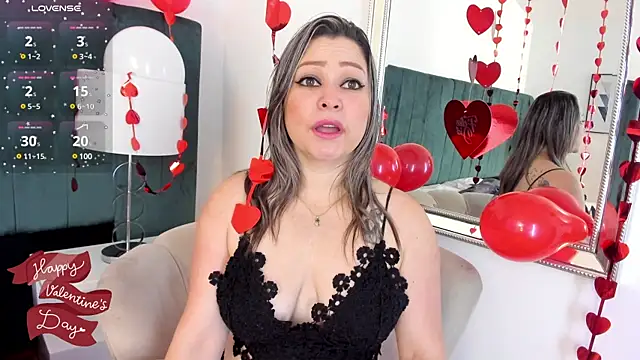 Snapshot of PandoraB_ chatting on February 15, 11:17 am PandoraB online show from February 15, 11:17 am