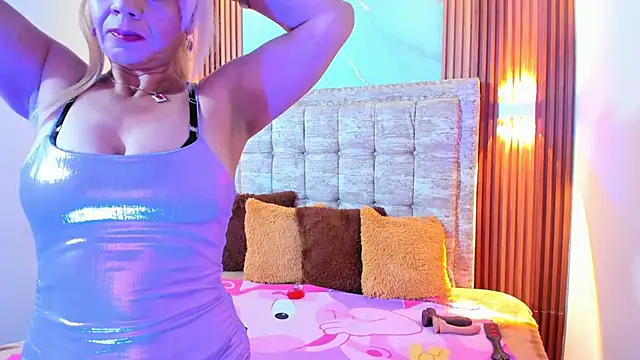 Snapshot of AnastasiaTaylor_ chatting on March 21, 3:12 am AnastasiaTaylor online show from March 21, 3:12 am