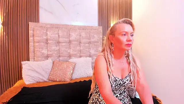 Snapshot of AnastasiaTaylor_ chatting on September 16, 3:29 am AnastasiaTaylor online show from September 16, 3:29 am