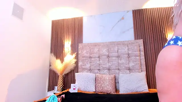 Snapshot of AnastasiaTaylor_ chatting on October 17, 3:20 am AnastasiaTaylor online show from October 17, 3:20 am