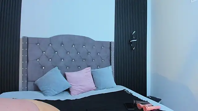 Snapshot of AnastasiaTaylor_ chatting on November 28, 8:22 pm AnastasiaTaylor online show from November 28, 8:22 pm