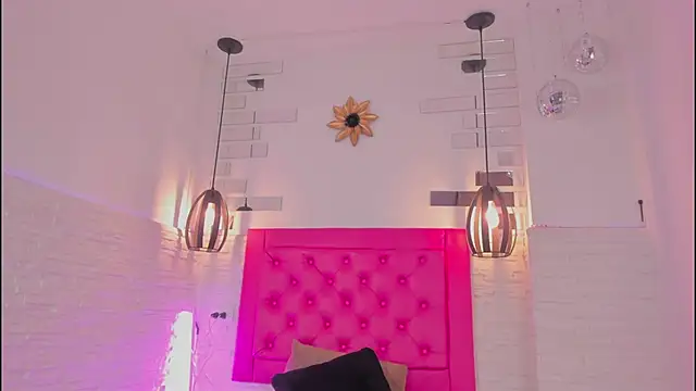 Snapshot of mia_six66 chatting on January 15, 11:21 am mia six66 online show from January 15, 11:21 am