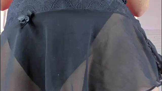 Snapshot of mia_six66 chatting on February 5, 5:53 pm mia six66 online show from February 5, 5:53 pm