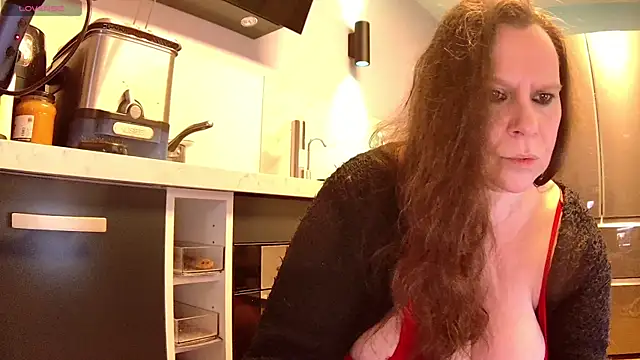 Endrocleia online show from December 3, 11:25 pm