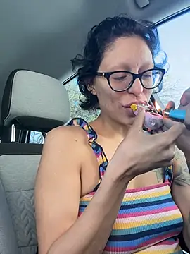 Snapshot of myloveforyouu chatting on March 17, 3:29 pm myloveforyouu online show from March 17, 3:29 pm