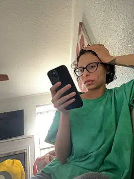 Snapshot of myloveforyouu chatting on March 19, 4:24 pm myloveforyouu online show from March 19, 4:24 pm