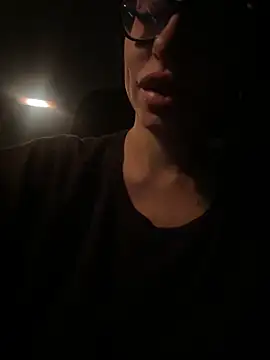 Snapshot of myloveforyouu chatting on October 4, 6:44 am myloveforyouu online show from October 4, 6:44 am