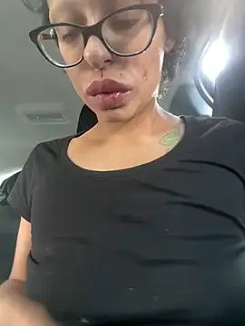 Snapshot of myloveforyouu chatting on October 9, 4:38 pm myloveforyouu online show from October 9, 4:38 pm