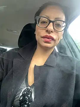 Snapshot of myloveforyouu chatting on October 17, 1:35 pm myloveforyouu online show from October 17, 1:35 pm