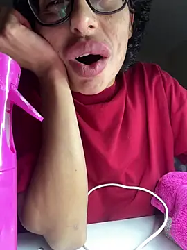 Snapshot of myloveforyouu chatting on November 3, 5:20 am myloveforyouu online show from November 3, 5:20 am