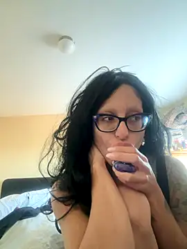 Snapshot of myloveforyouu chatting on November 6, 1:34 pm myloveforyouu online show from November 6, 1:34 pm