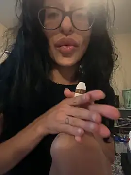 Snapshot of myloveforyouu chatting on November 18, 2:43 pm myloveforyouu online show from November 18, 2:43 pm