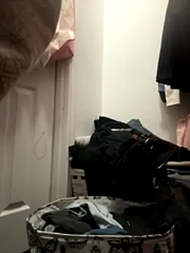 Snapshot of myloveforyouu chatting on November 21, 10:03 am myloveforyouu online show from November 21, 10:03 am