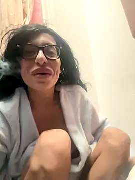 Snapshot of myloveforyouu chatting on November 28, 1:58 pm myloveforyouu online show from November 28, 1:58 pm