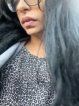 Snapshot of myloveforyouu chatting on December 2, 6:36 pm myloveforyouu online show from December 2, 6:36 pm