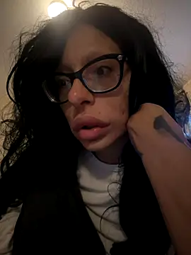 Snapshot of myloveforyouu chatting on December 4, 1:31 pm myloveforyouu online show from December 4, 1:31 pm