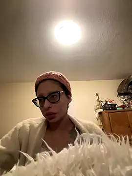 Snapshot of myloveforyouu chatting on December 15, 7:12 am myloveforyouu online show from December 15, 7:12 am