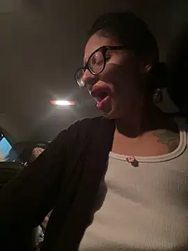 Snapshot of myloveforyouu chatting on January 7, 4:48 am myloveforyouu online show from January 7, 4:48 am