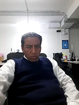 Snapshot of Romeoblues chatting on October 7, 4:42 am Romeoblues online show from October 7, 4:42 am