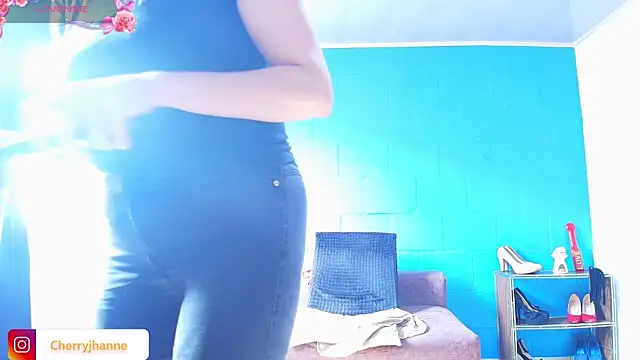 Snapshot of Jhanne_cherry chatting on March 22, 6:25 pm Jhanne cherry online show from March 22, 6:25 pm