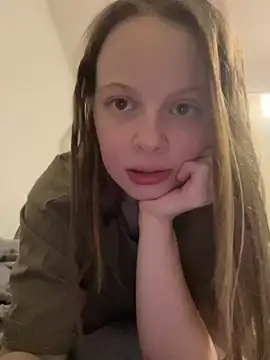 wrenlie online show from December 7, 5:53 pm