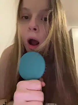 wrenlie online show from December 14, 9:56 pm